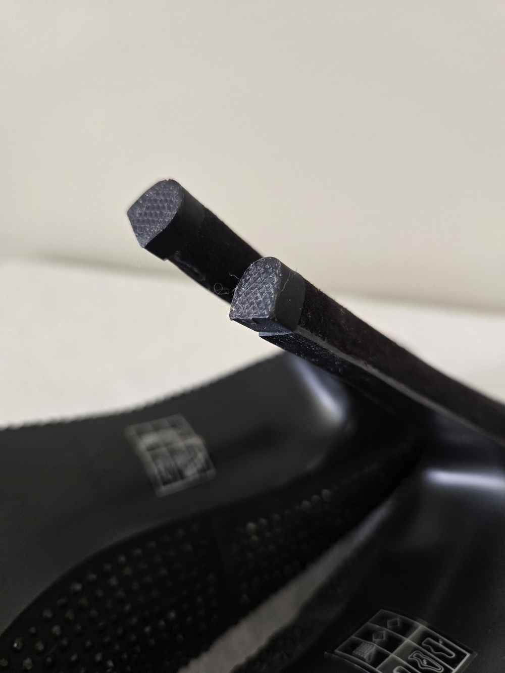 le chateau Black Crystal-Studded Stiletto Pumps - Picture 6 of 7